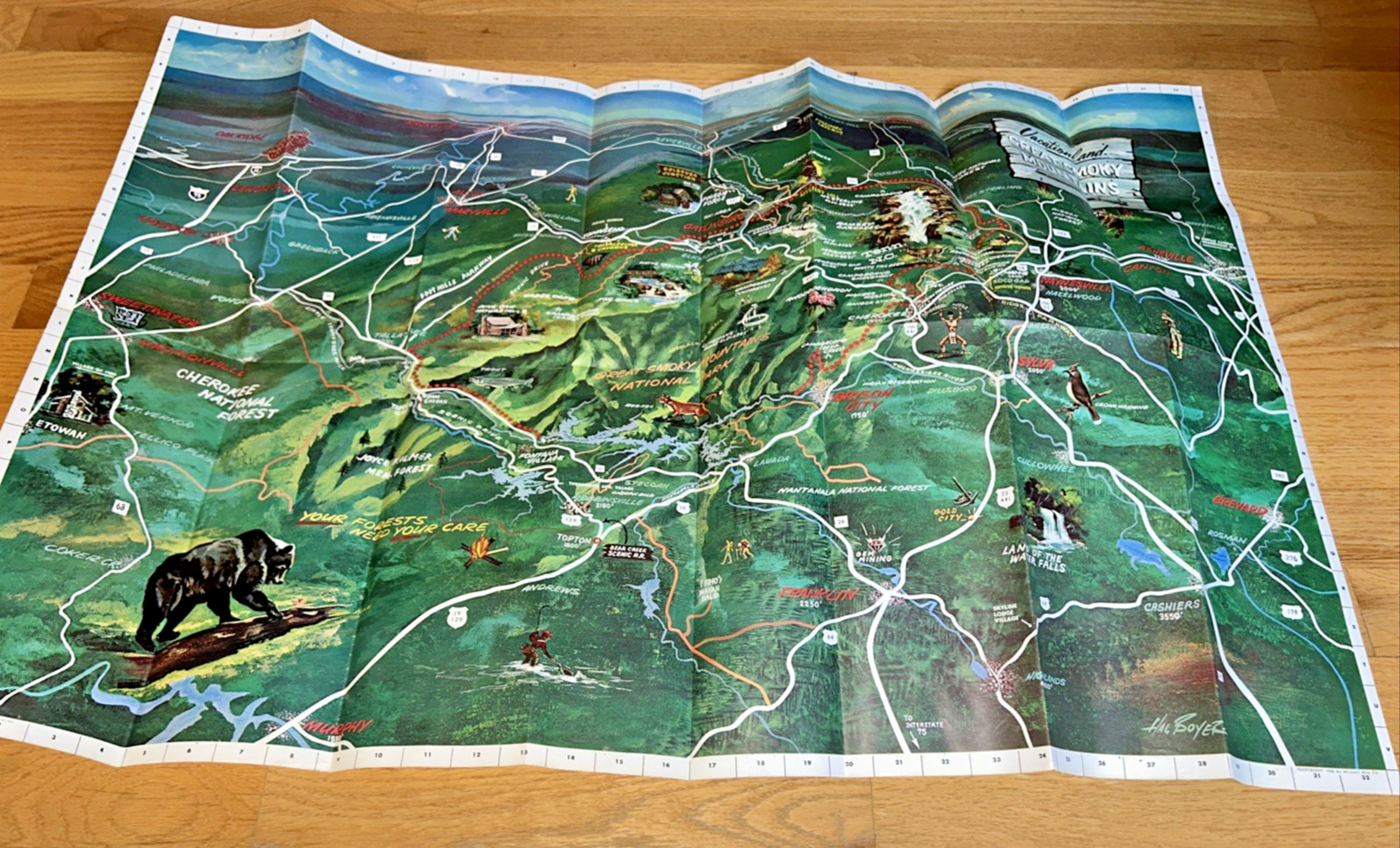 1968 SMOKY MOUNTAINS Souvenir Map / Guide / Directory 22″ x 33″