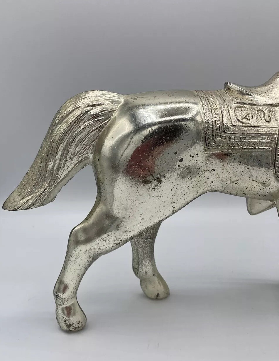 Silver Metal Horse- 11″ Length x 8.25″ Height