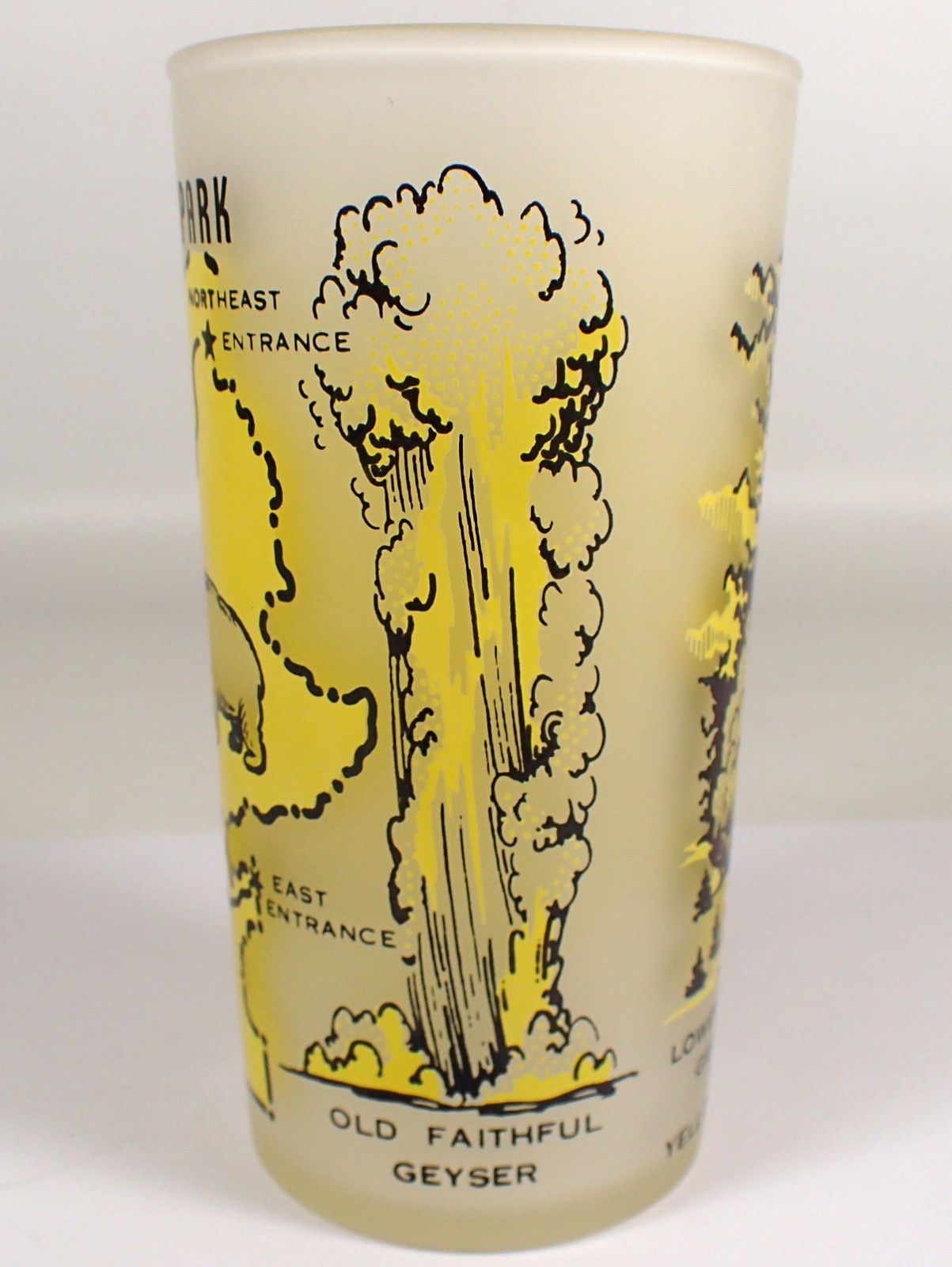 MINT Vtg Hazel Atlas Yellowstone National Park Map OLD FAITHFUL Frosted 5″ Glass