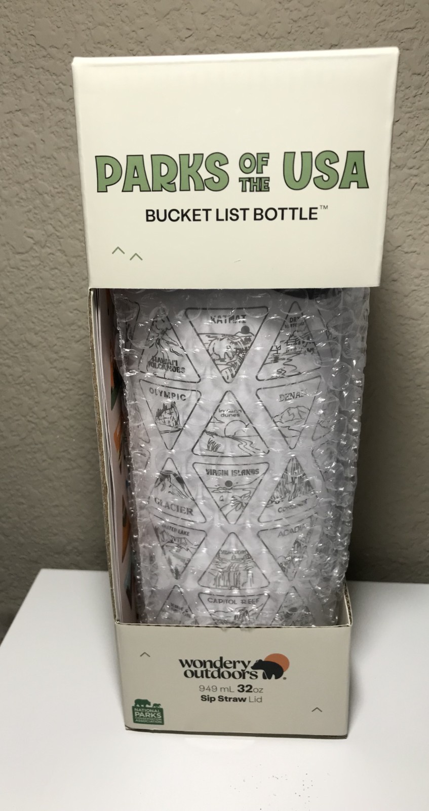 The Original Parks of the USA Bucket List 32 oz Water Bottle WHITE