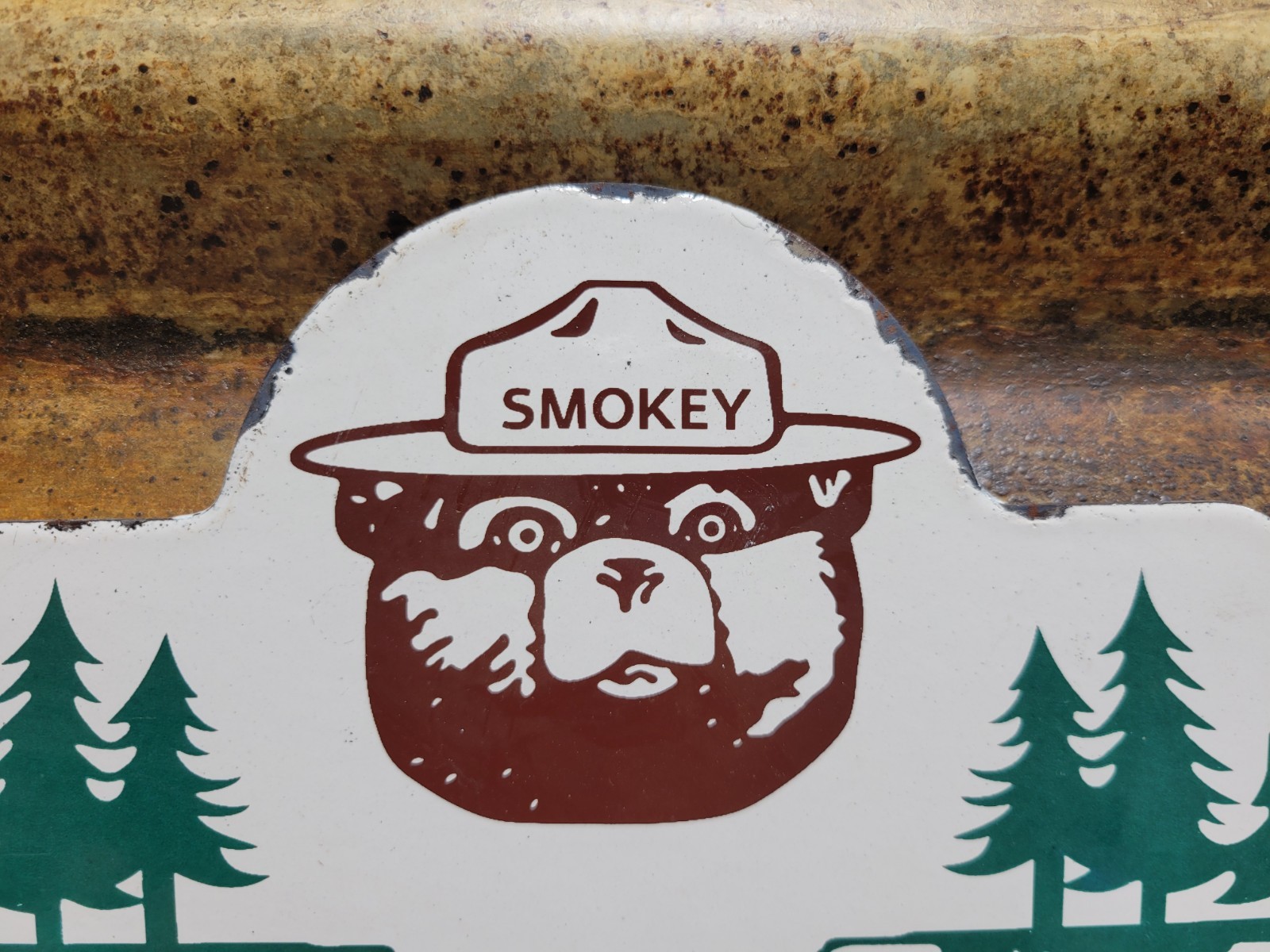 VINTAGE SMOKEY BEAR PORCELAIN SIGN OLD ’56 US FOREST SERVICE NATIONAL PARK FIRE