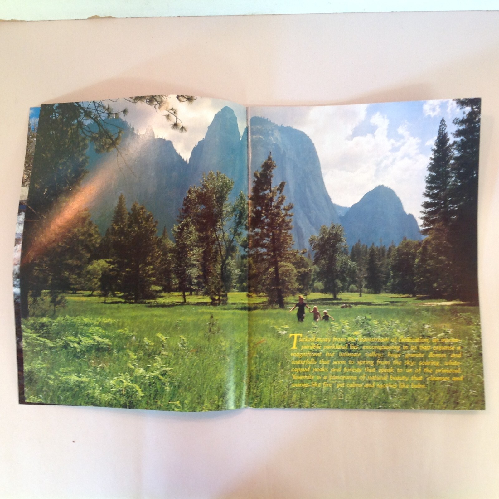 Vintage 1984 Souvenir Color Booklet Yosemite: The Story Behind the Scenery