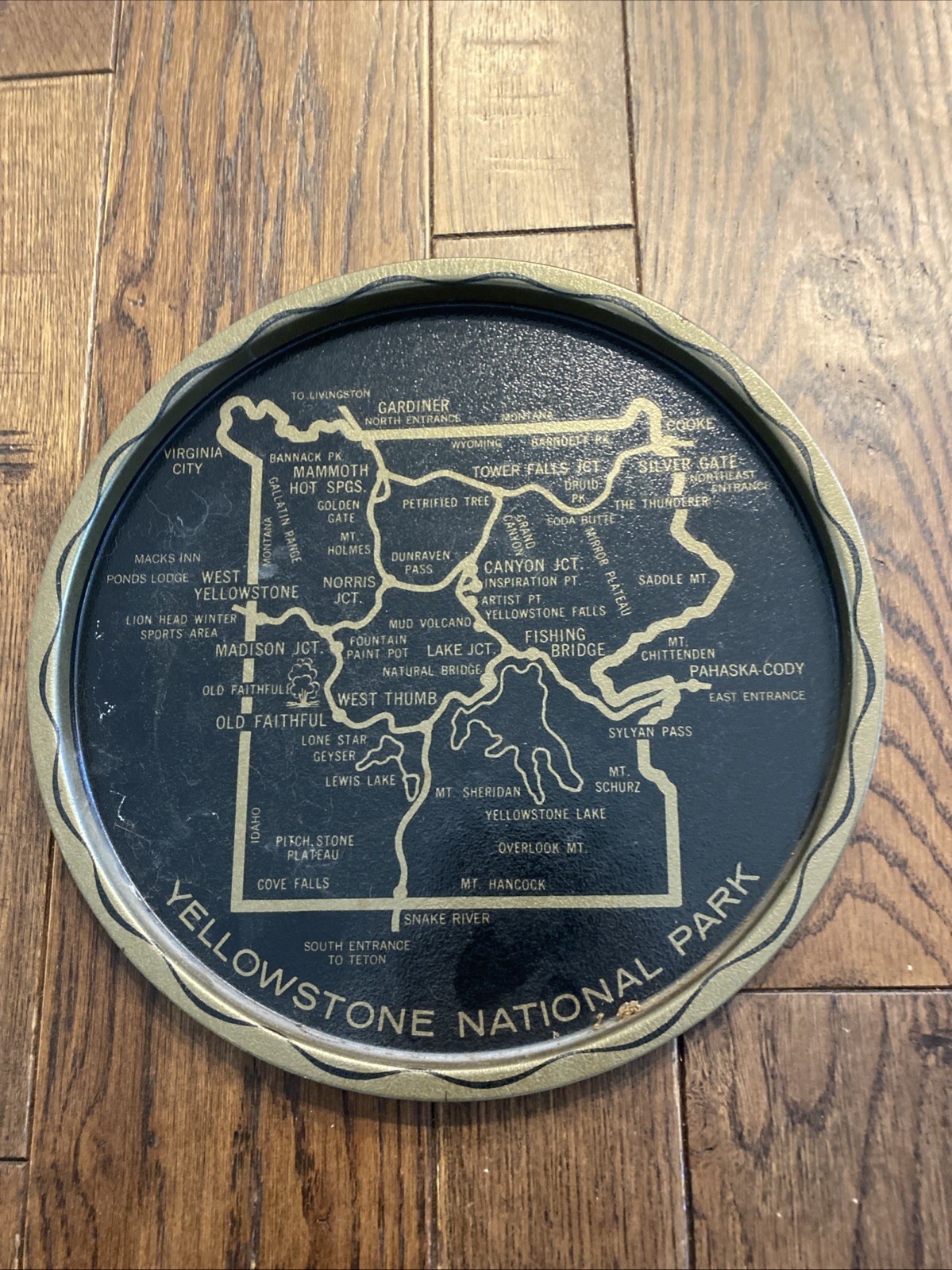 Vintage Yellowstone Souvenir Tray NIP Metal Collectible National Parks