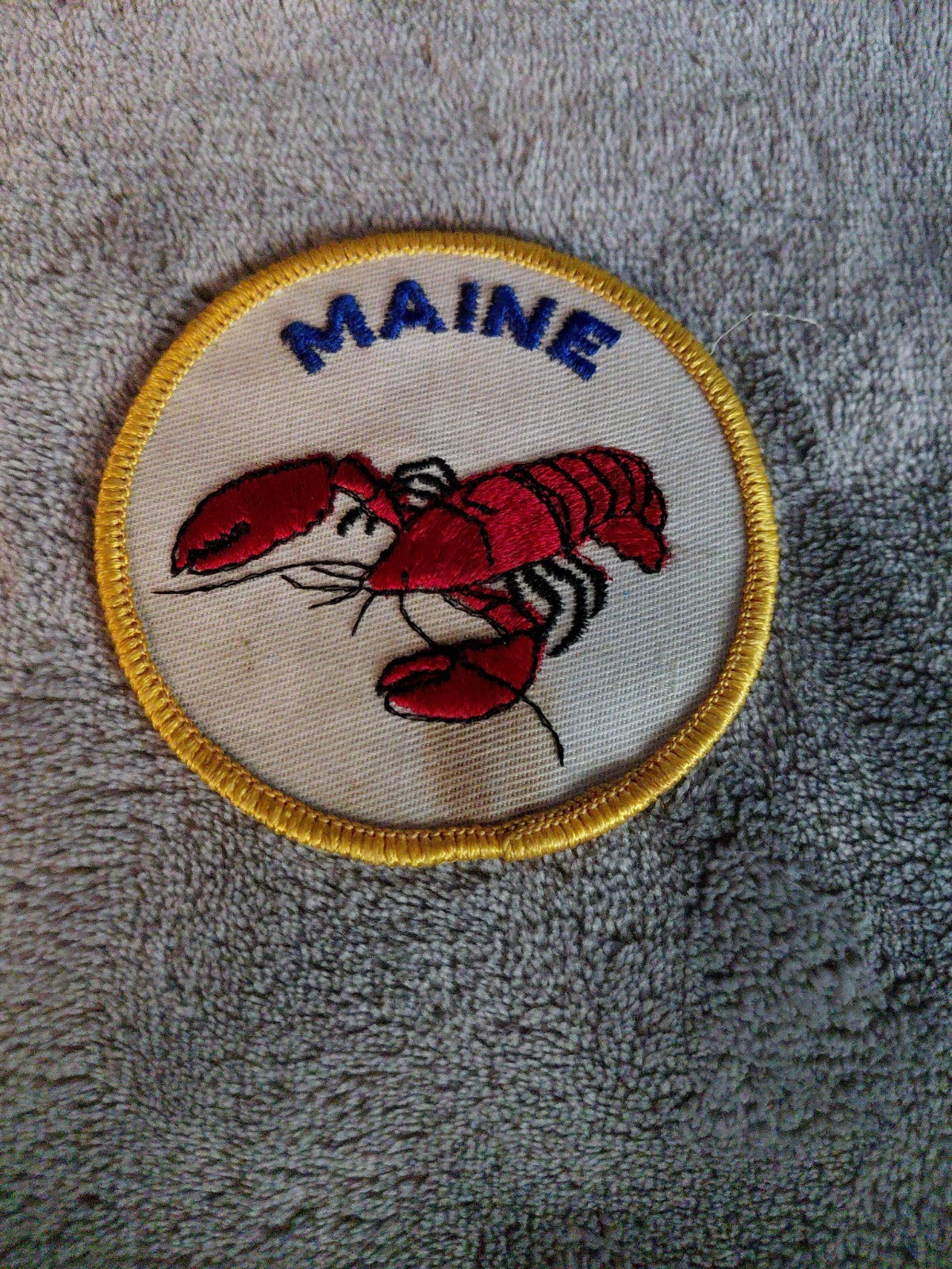 Vintage Maine Red Lobster Round White Yellow Border Embroidered Sew-on Patch