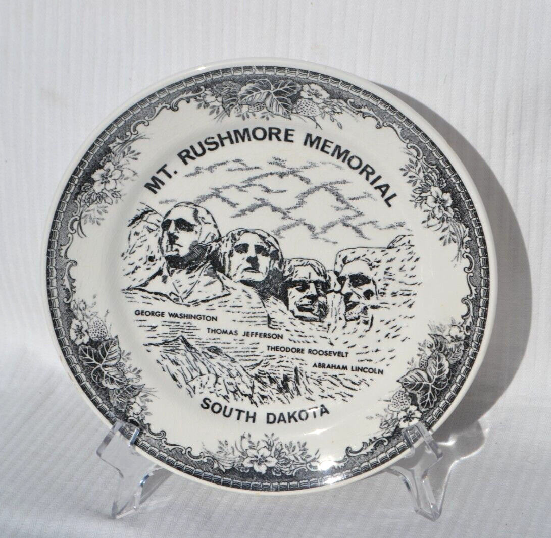 Mount Rushmore Memorial Transferware Plate vintage Souvenir 9″ diam South Dakota