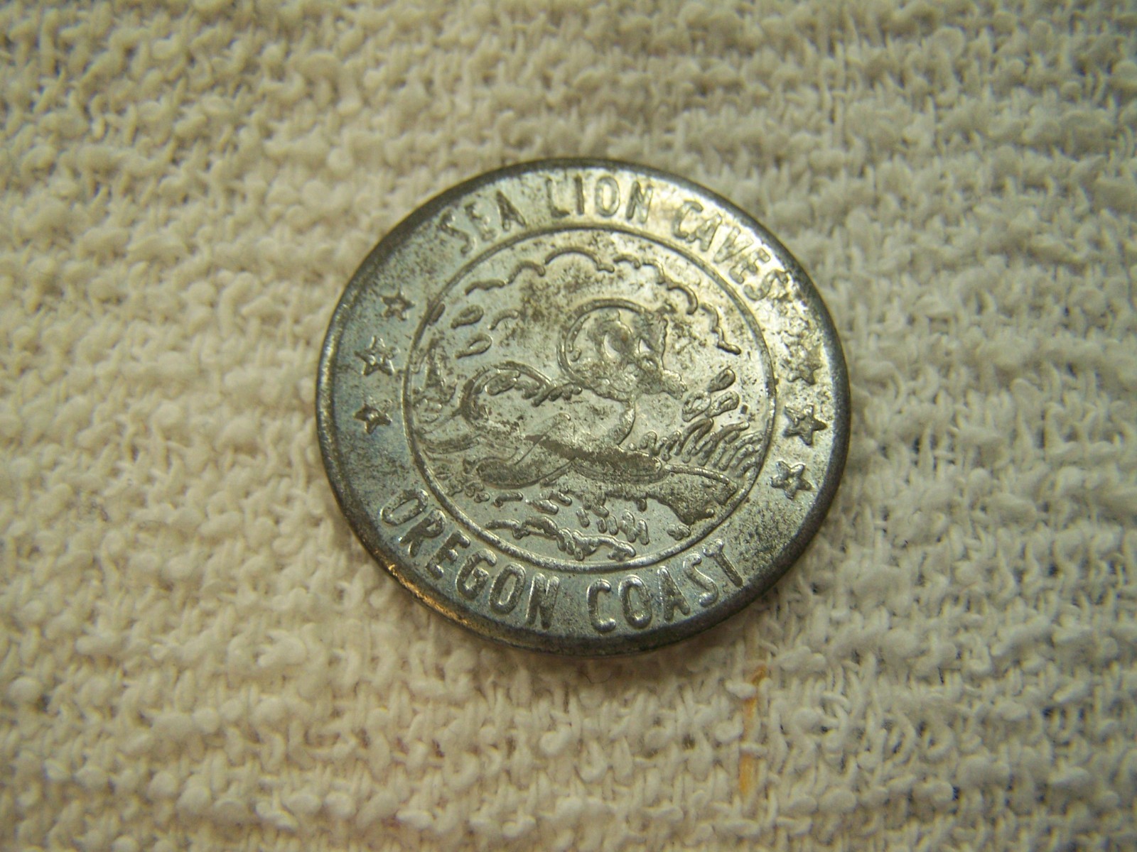 Vintage Sea Lion Caves Collectible Token Oregon Coast Good Luck Souvenir, 28mm