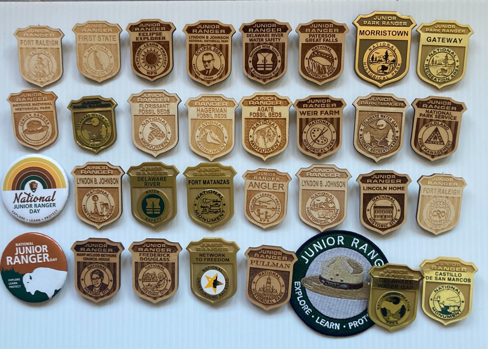 Lot of 60+ Junior Ranger Badges Buttons Wood Resin 32 DIFFERENT + Dupes Stickers
