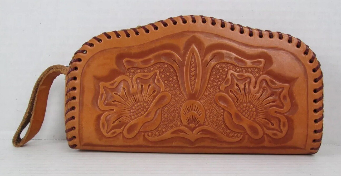 Vintage 1940’s Yellowstone Park Souvenir Leather Tooled Wristlet Purse Bag