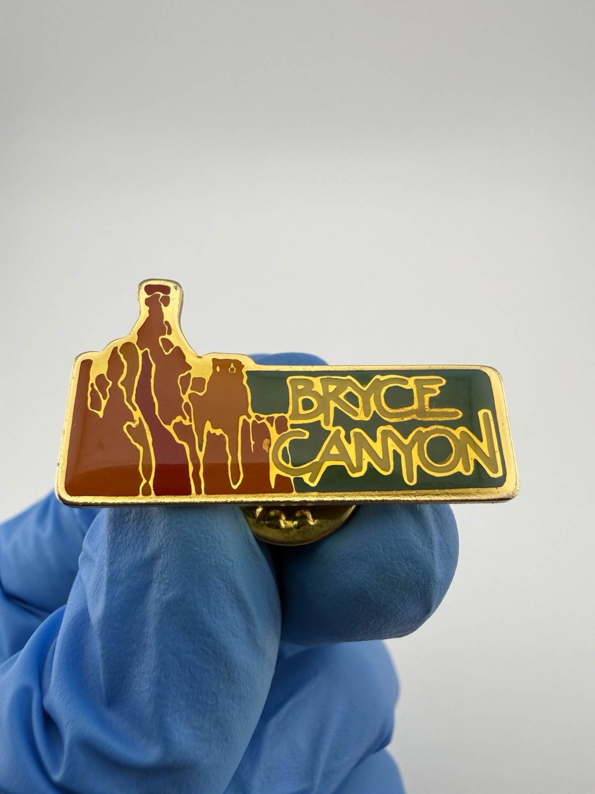 Bryce Canyon National Park Red Rock Hoodoos Enamel Lapel Pin VTG?