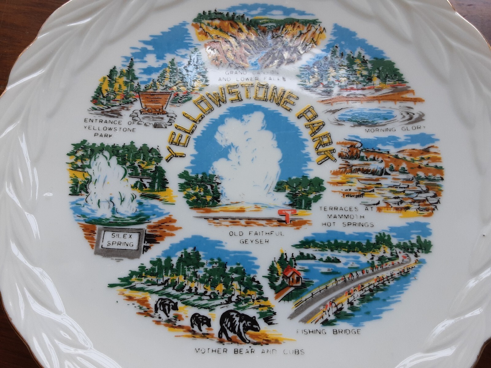 Vintage Painted Yellowstone Park Souvenir Collectors Plate Japan