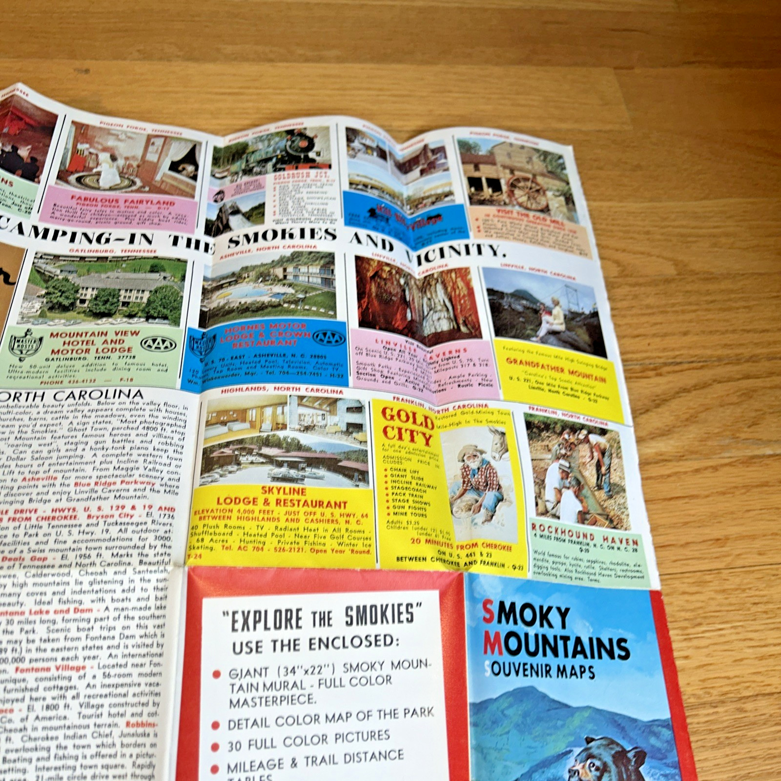 1968 SMOKY MOUNTAINS Souvenir Map / Guide / Directory 22″ x 33″