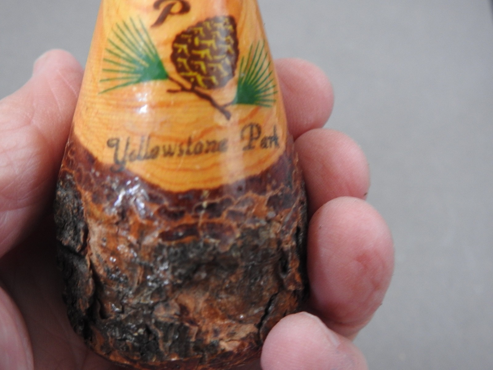 vintage YELLOWSTONE PARK souvenir wood salt & pepper shakers