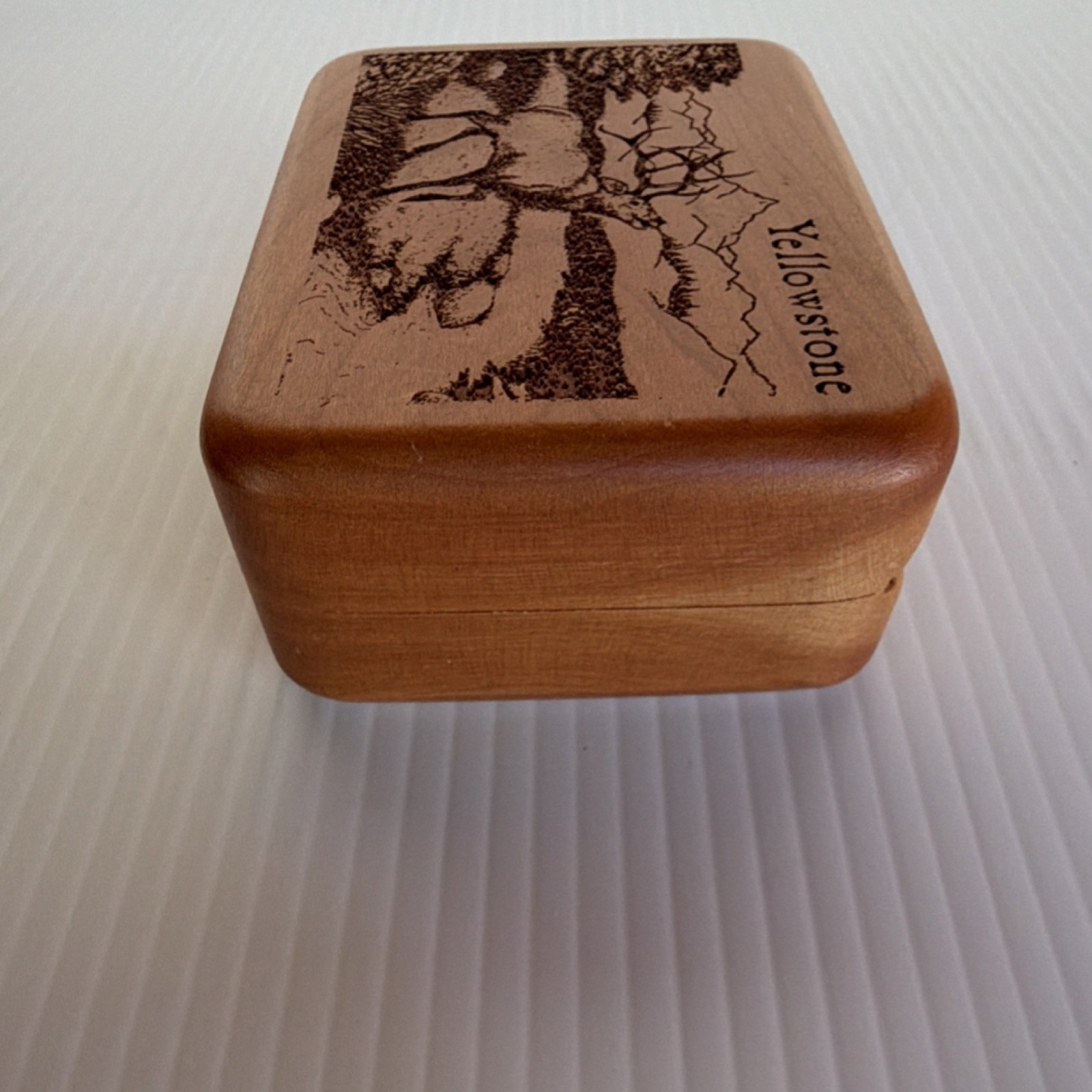 Hand carved Yellowstone Wooden Keepsake Box Elk Scene National Parks 4x3x2″