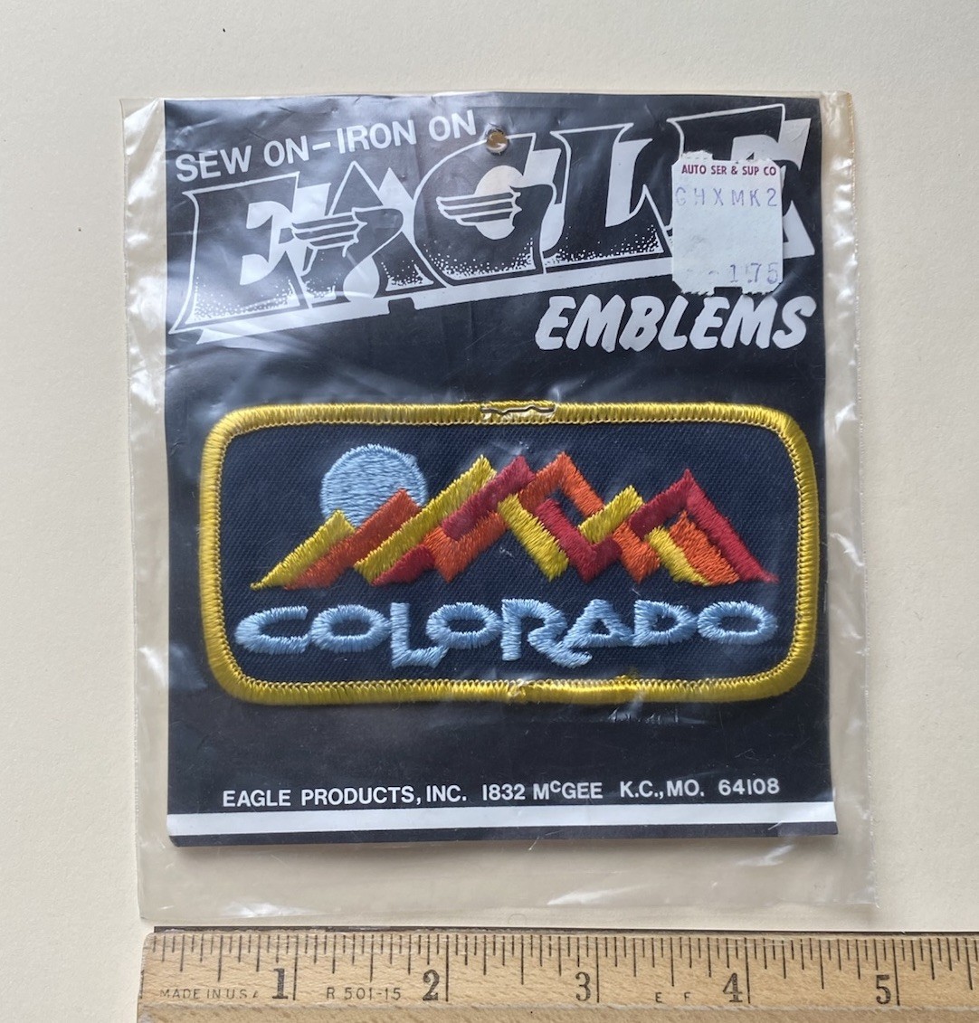 NIP Vintage Colorado Rocky Mountain Peaks Souvenir Iron-on Eagle Emblem Patch