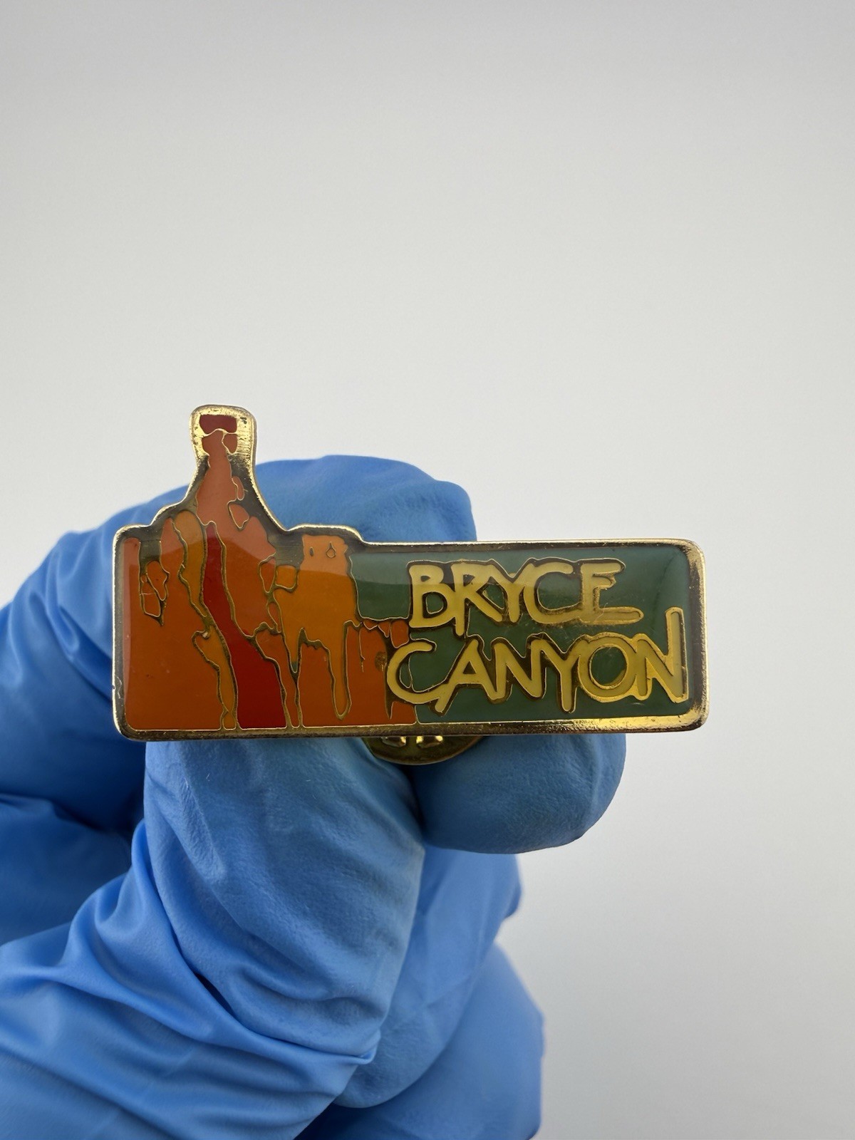 Bryce Canyon National Park Red Rock Hoodoos Enamel Lapel Pin VTG?