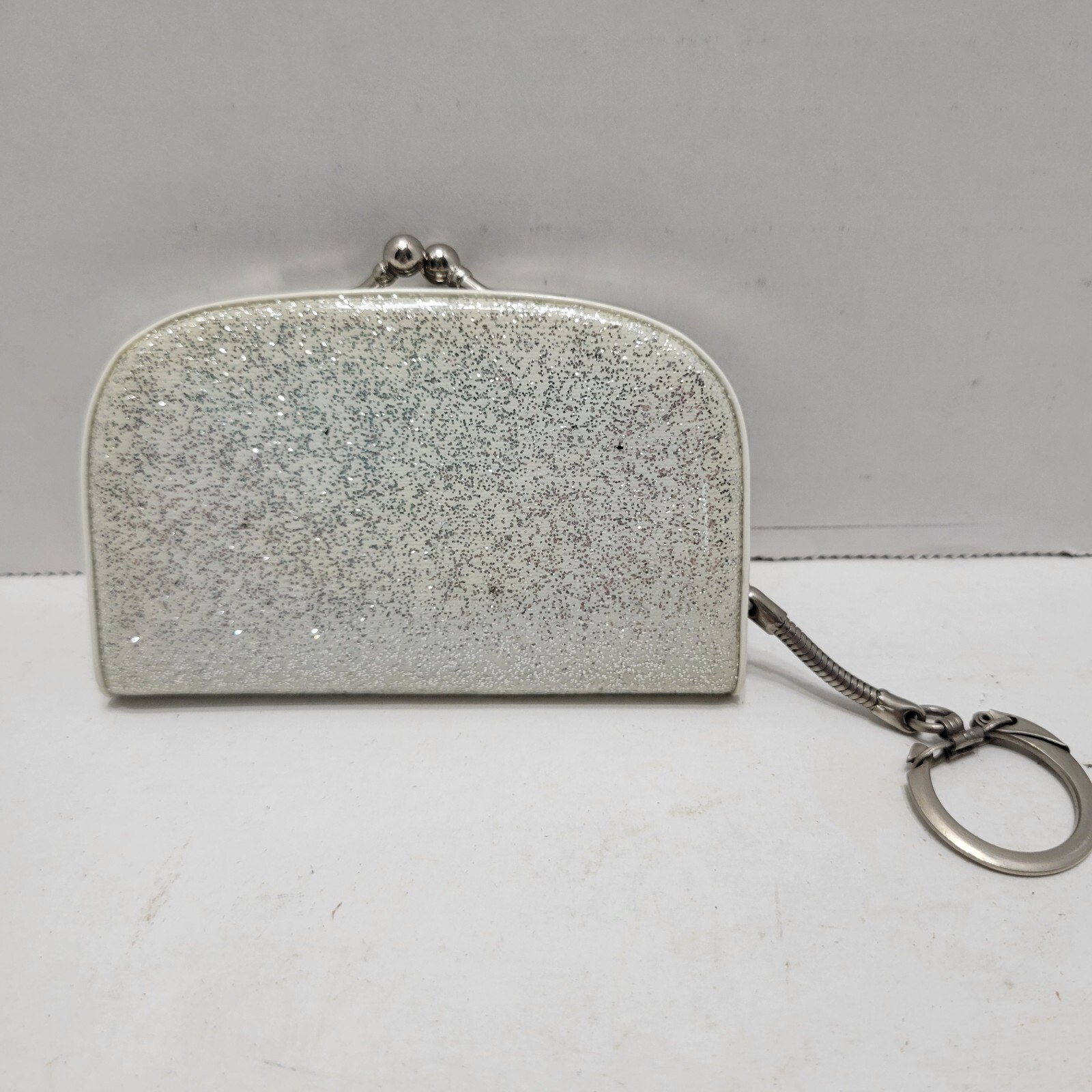 Vintage Yellowstone Park Money Coin Holder Purse Keychain Souvenir Silver Glitte