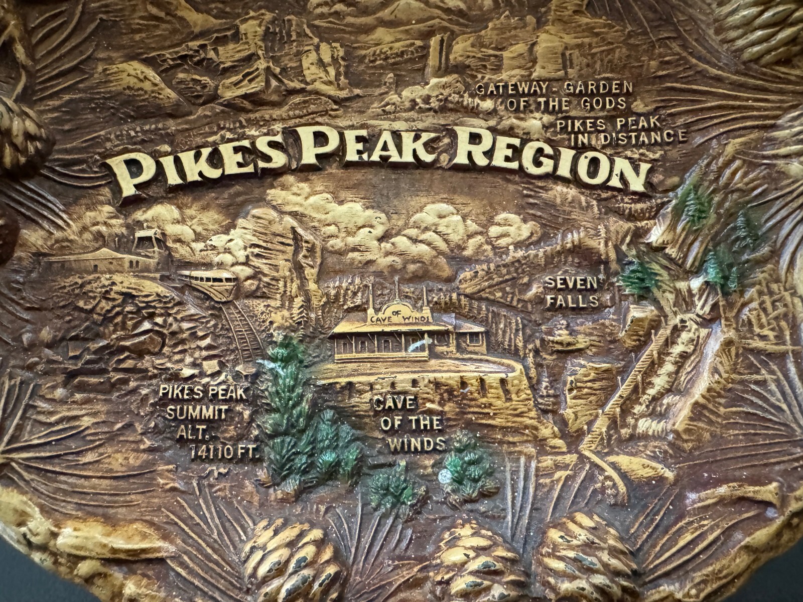 VINTAGE EMBOSSED TACO PIKES PEAK REGION SOUVENIR RESIN WALL HANGING PLATE TRAY