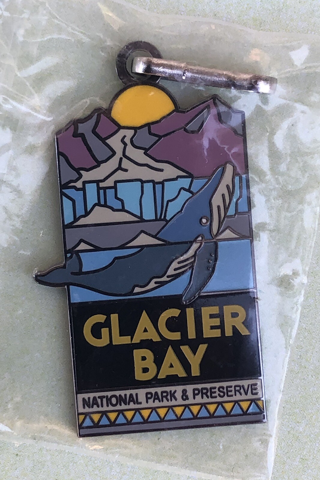 Glacier Bay National Park and Preserve Whale Scenic Souvenir Zipper Pull – New