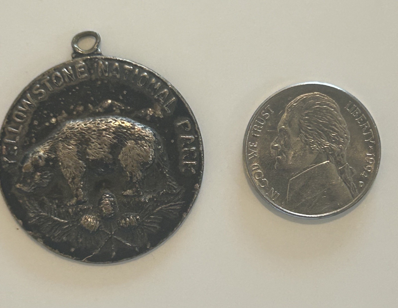 Yellowstone National Park Bear coin / charm pendant vintage blank back RARE