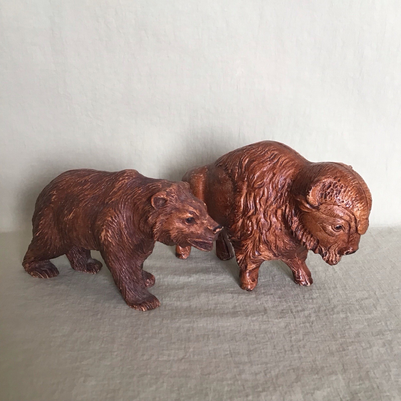 TWO VINTAGE 1950’s YELLOWSTONE NATL PARK RESIN FIGURES BUFFALO & GRIZZLY BEAR