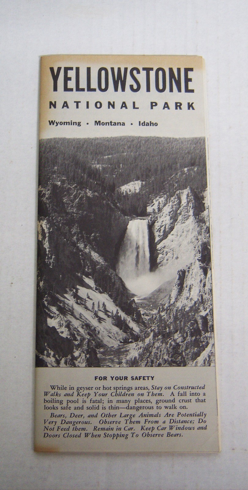 Rare 1957 Yellowstone National Park Road Map Guide Booklet Brochure 32 pgs 9×4″