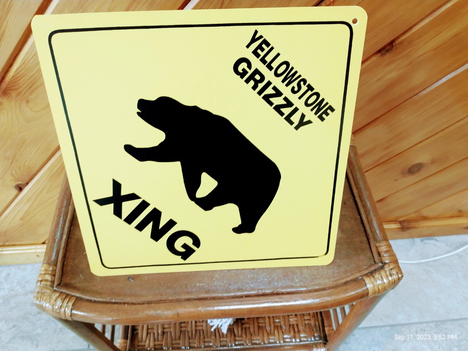 YELLOWSTONE Park GRIZZLY Bear STREET CROSSING SIGN