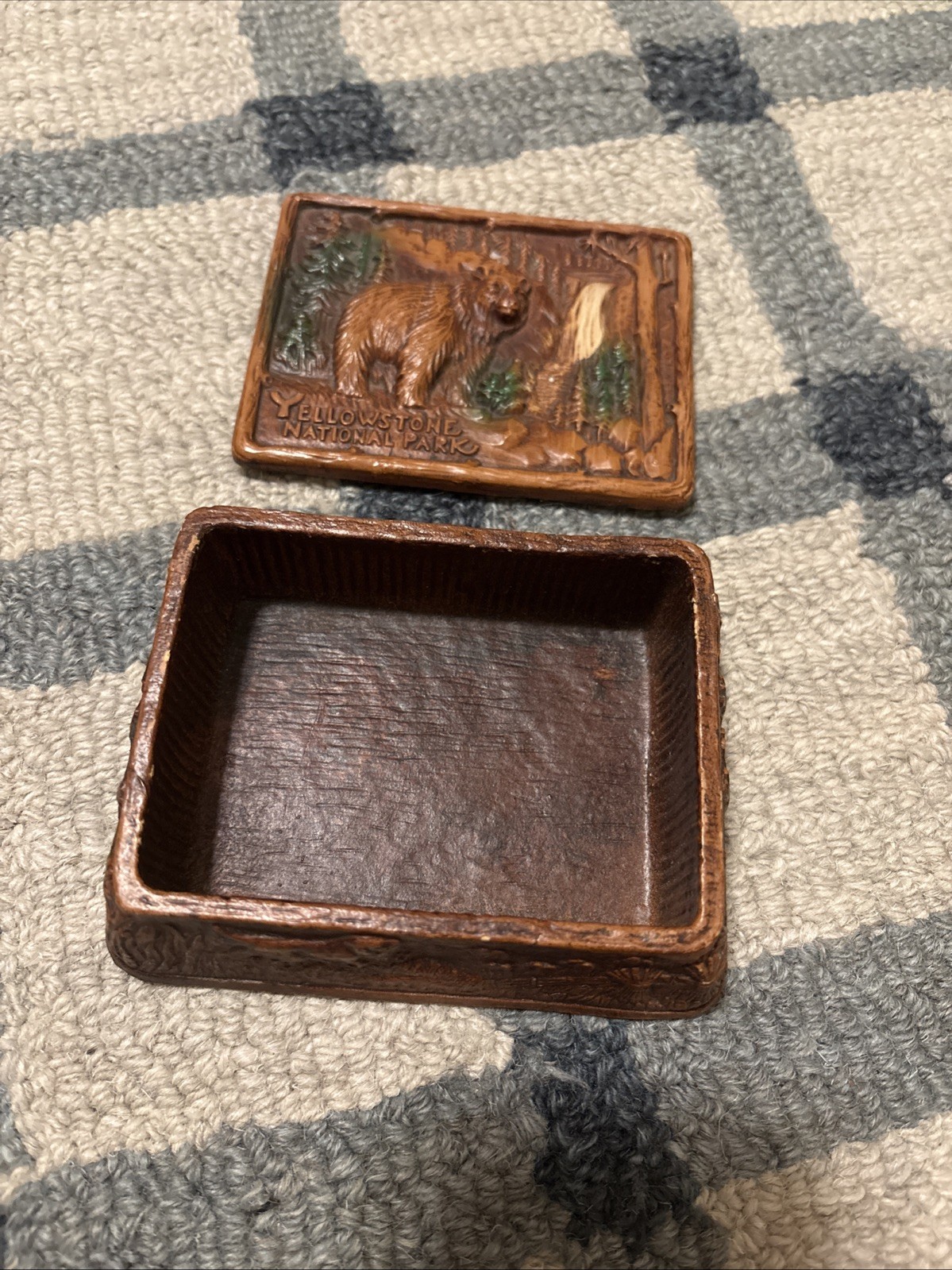 Vintage Syroco Yellowstone National Park Souvenir Cigarette Box Grizzly Bear