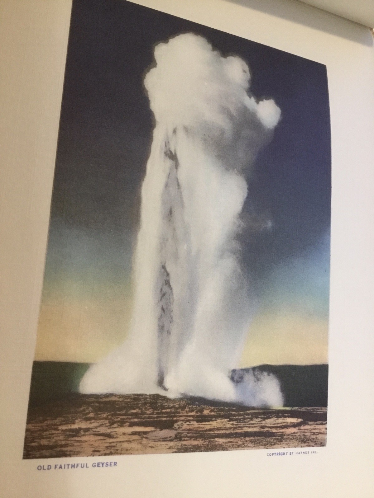 Vintage Treasures of Yellowstone National Park Haynes 18 Color Photos