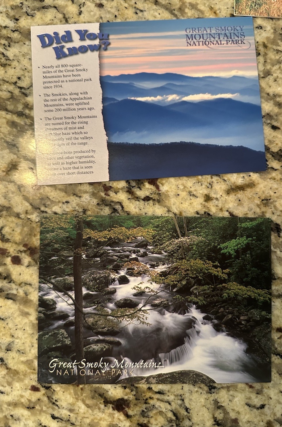 Great Smoky Mountains National Park: Picture Book and Tour Guide With Extras!