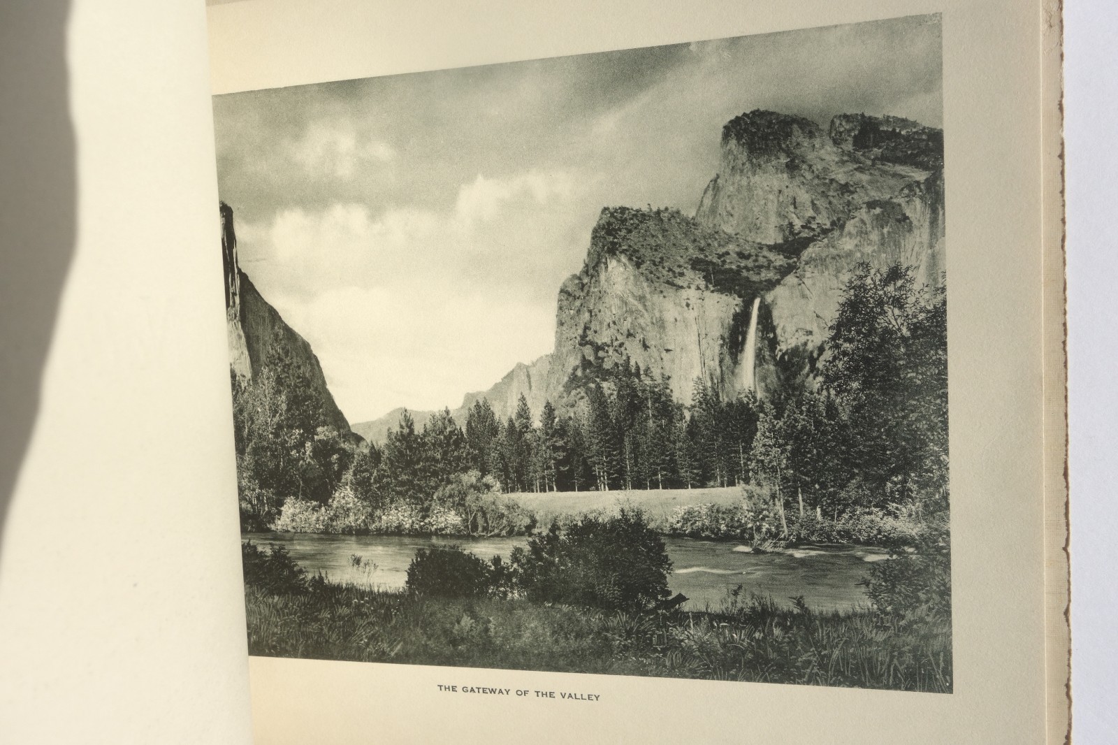 Vintage “Yosemite National Park” Souvenir Booklet Photo-Gravures c. 1910s-1920s