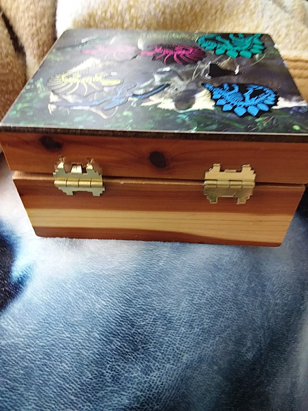 Yellowstone National Park Wooden Trinket Box Has Stickers On It Hinges Are Loose