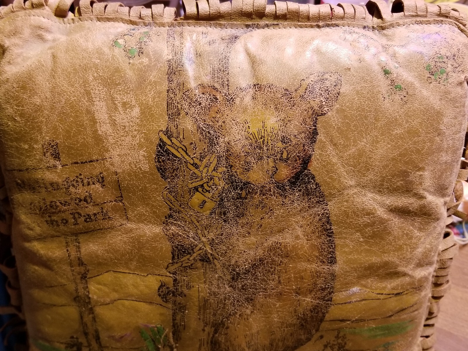 Antique YELLOWSTONE PARK Leather Souvenir Pillow Bear Hugging Tree – Fringe