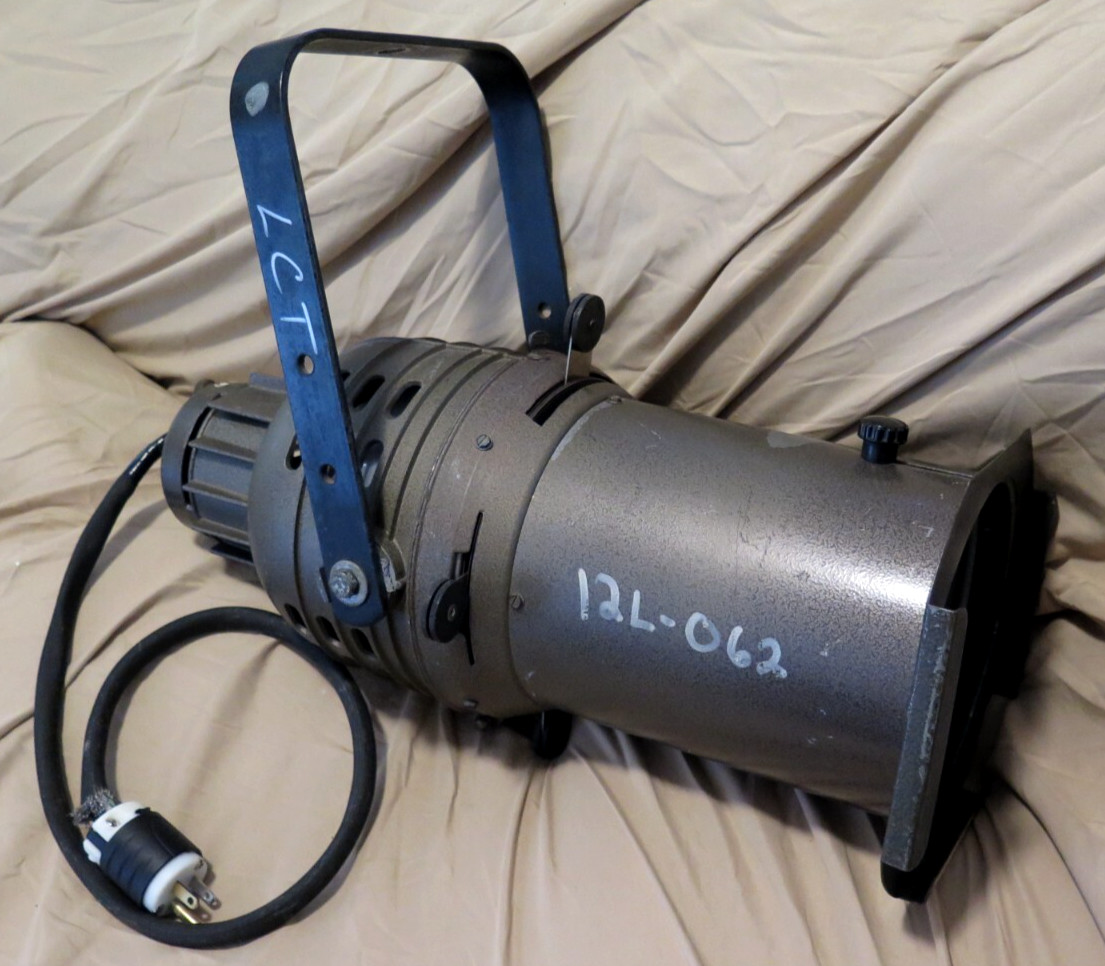 WOLF TRAP NATIONAL PARK FILENE CENTER VA vintage theater lamp SCARCE HISTORICAL