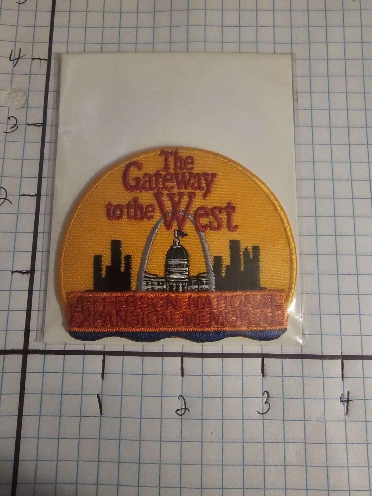GATEWAY TO THE WEST JEFFERSON NAT. EXPANSION MEMORIAL. CLOTH PATCH. UNUSED