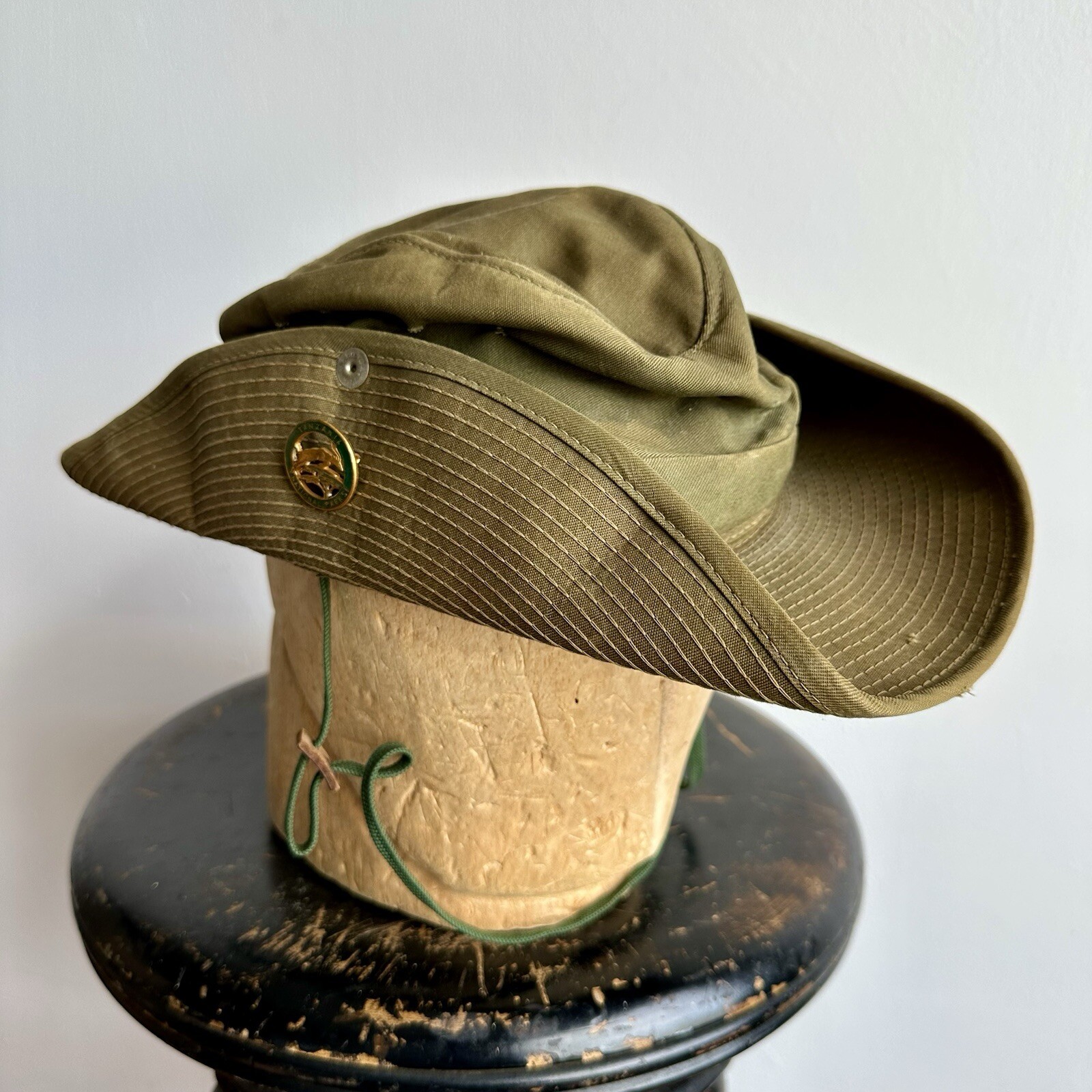 Vintage 60s 70s Tanzania National Park Slouch Hat w/ Pin