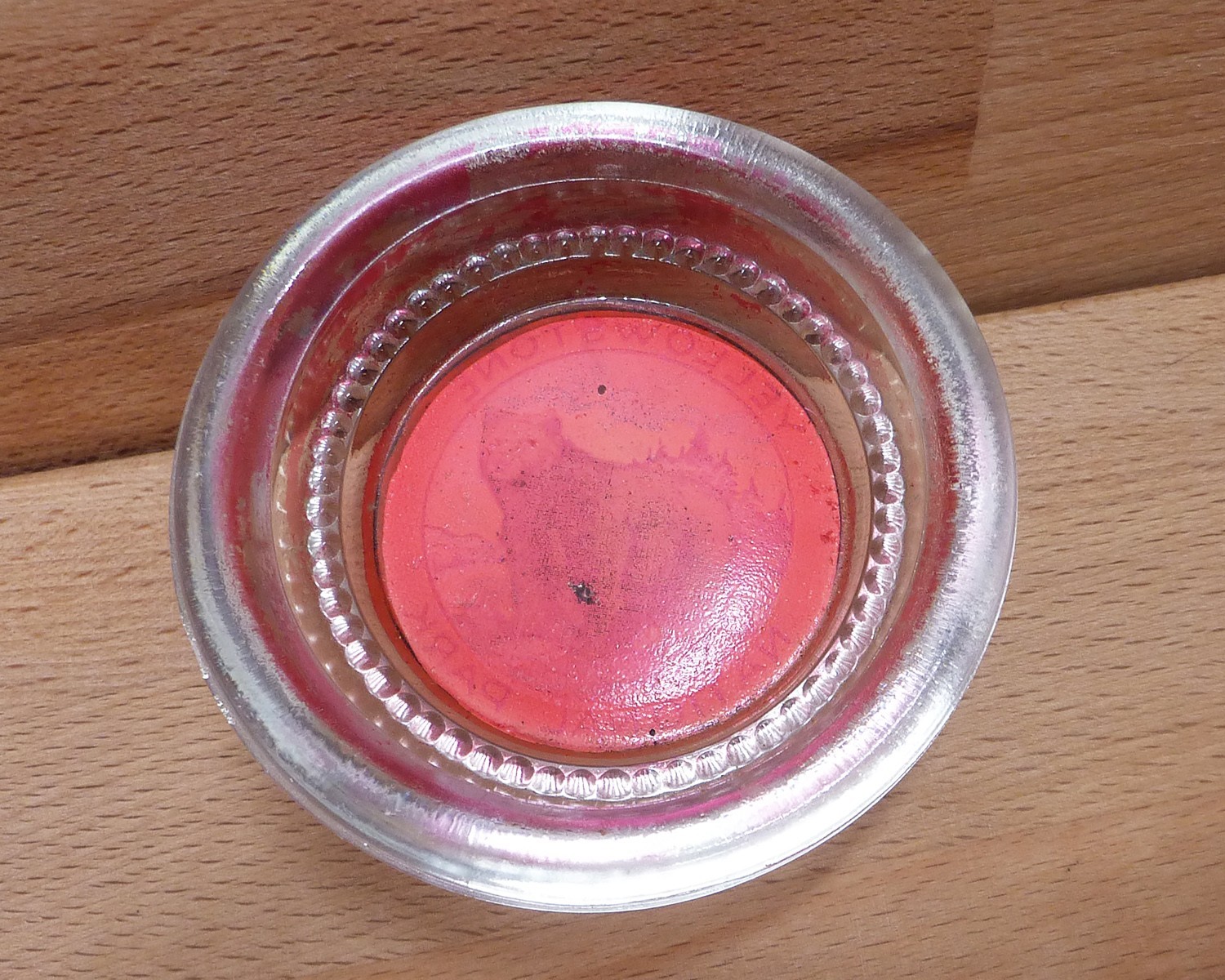 Vintage Round Glass Souvenir Paperweight Yellowstone National Park -Grizzly Bear