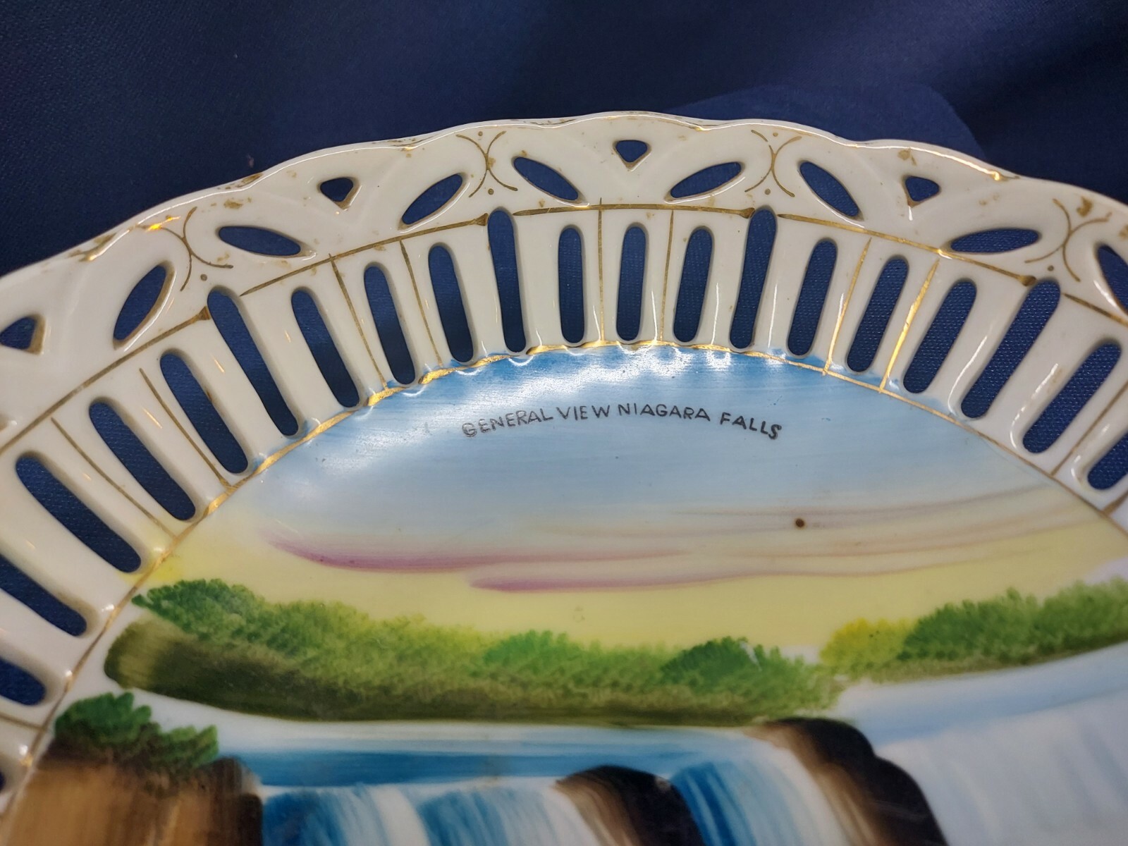 Vintage Collector’s Bowl Of Niagara Falls General View Handpainted