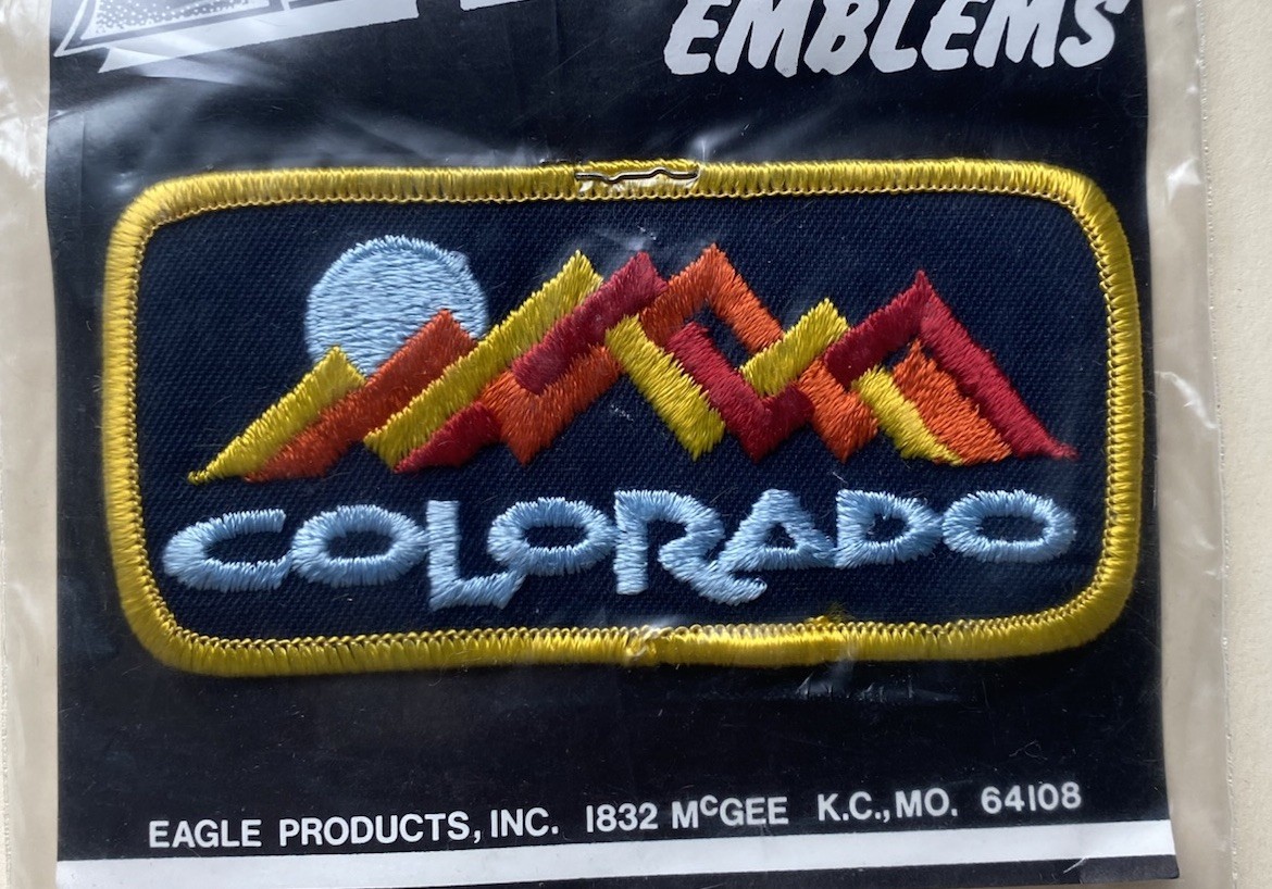 NIP Vintage Colorado Rocky Mountain Peaks Souvenir Iron-on Eagle Emblem Patch