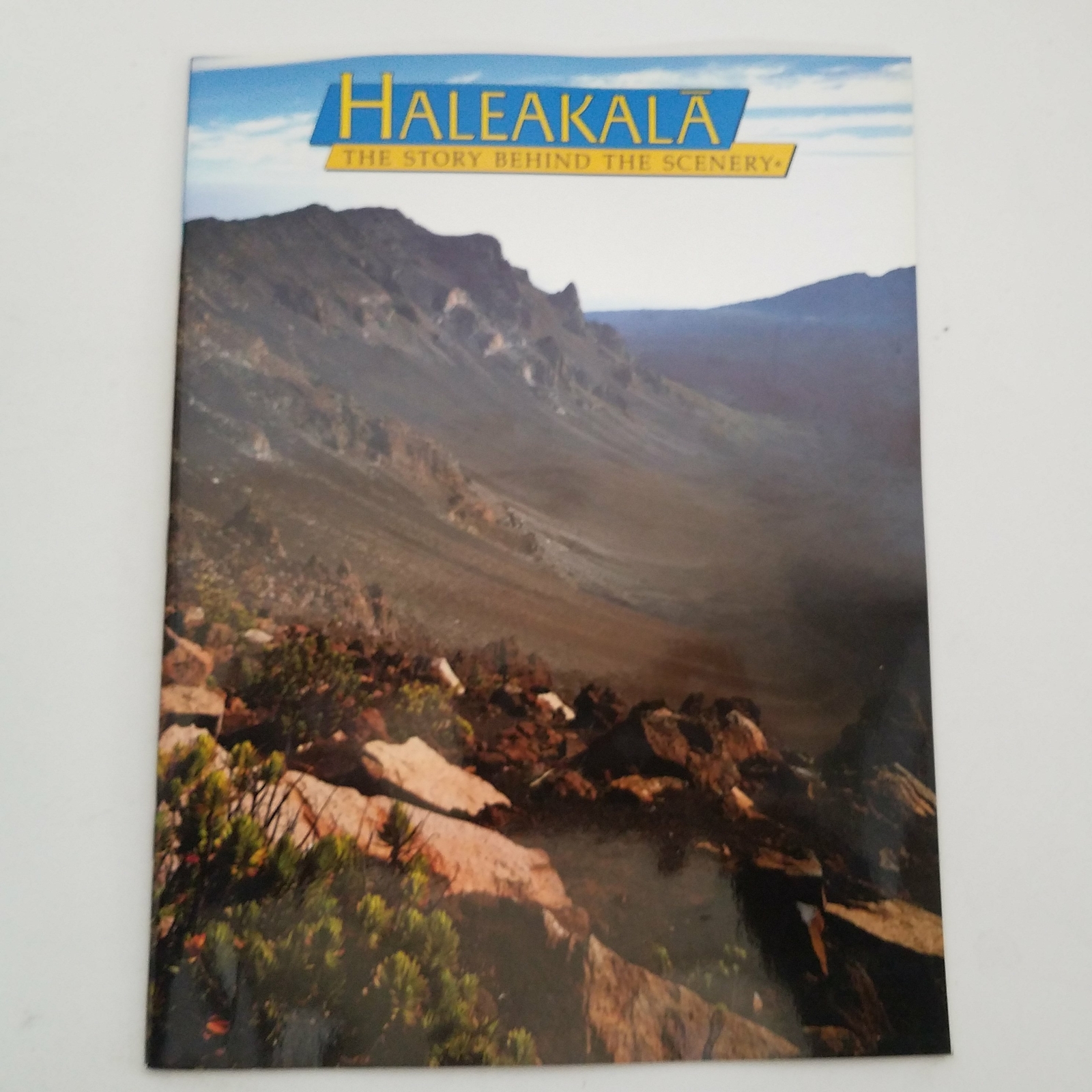 Haleakala – The Story Behind The Scenery by Jim Mack 1992 0887140521