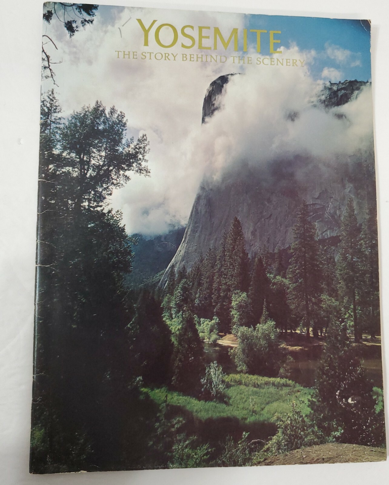 Yosemite The Story Behind the Scenery ’71 Muench Souvenir Paperback Picture Book