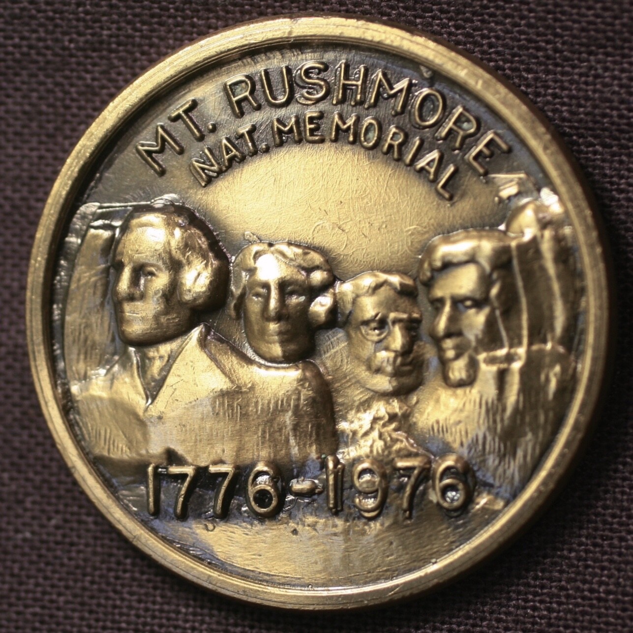 1976 Bicentennial Mt. Rushmore Memorial Black Hills SD Medallion Gutzon Borglum