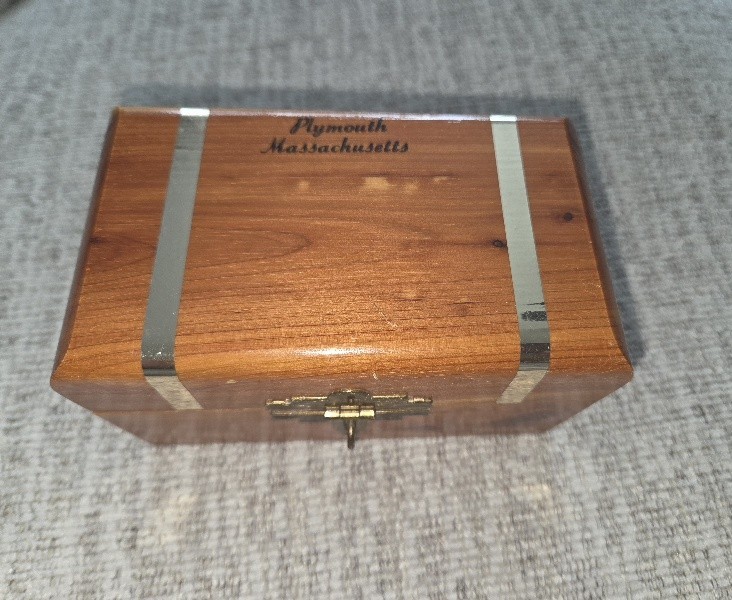 Vintage Souvenir Plymouth Massachusetts Wood Cedar Mini Chest Gold Band Clasp