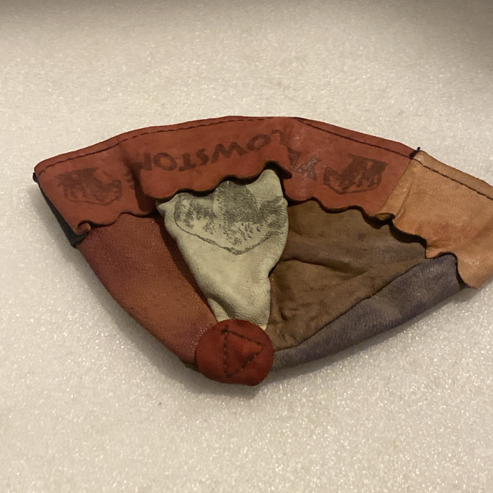 VINTAGE LEATHER YELLOWSTONE PARK CHILD’S BEANIE CAP HAT SOUVENIR