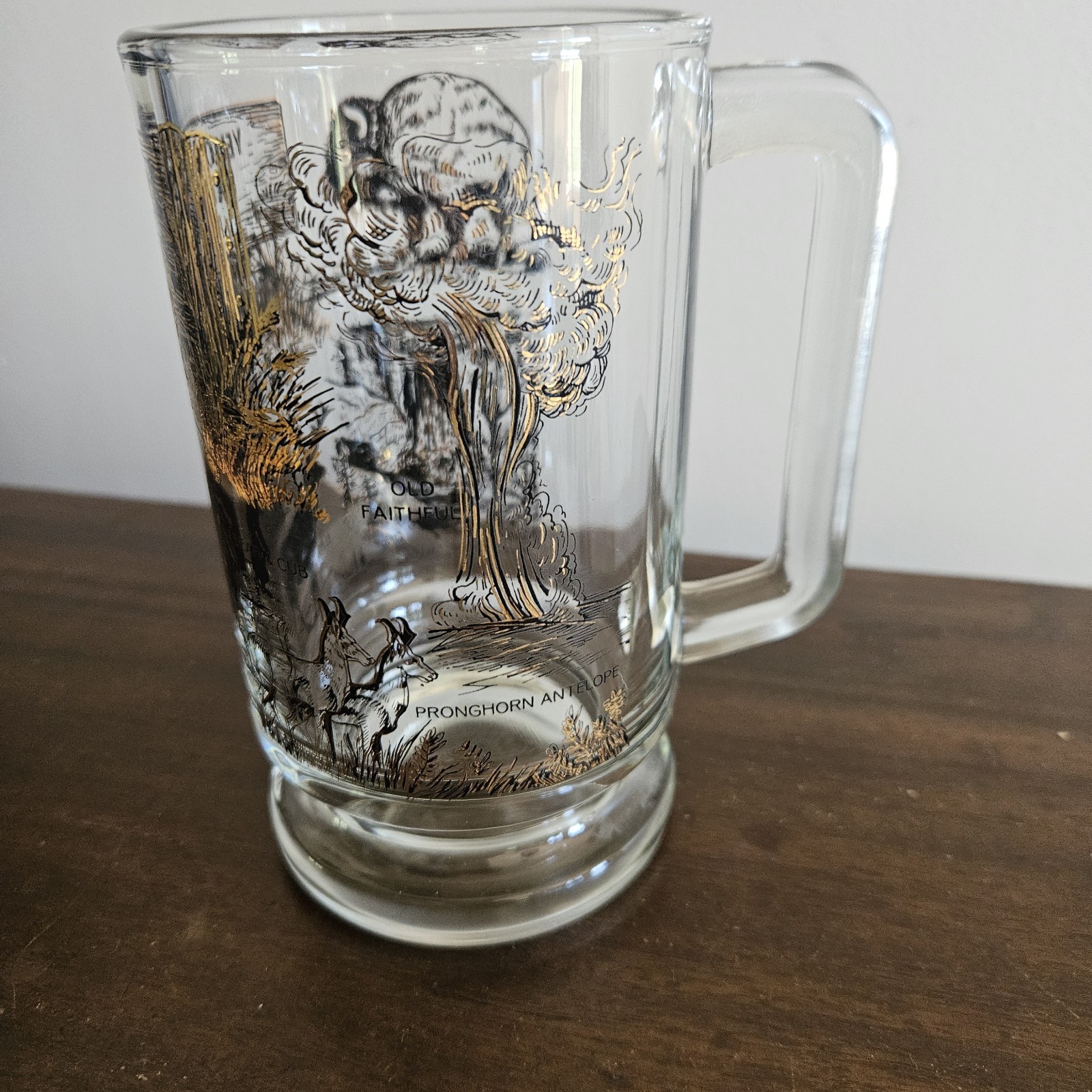 Vintage Yellowstone National Park Clear Glass Black Gold Souvenir Draft Beer Mug