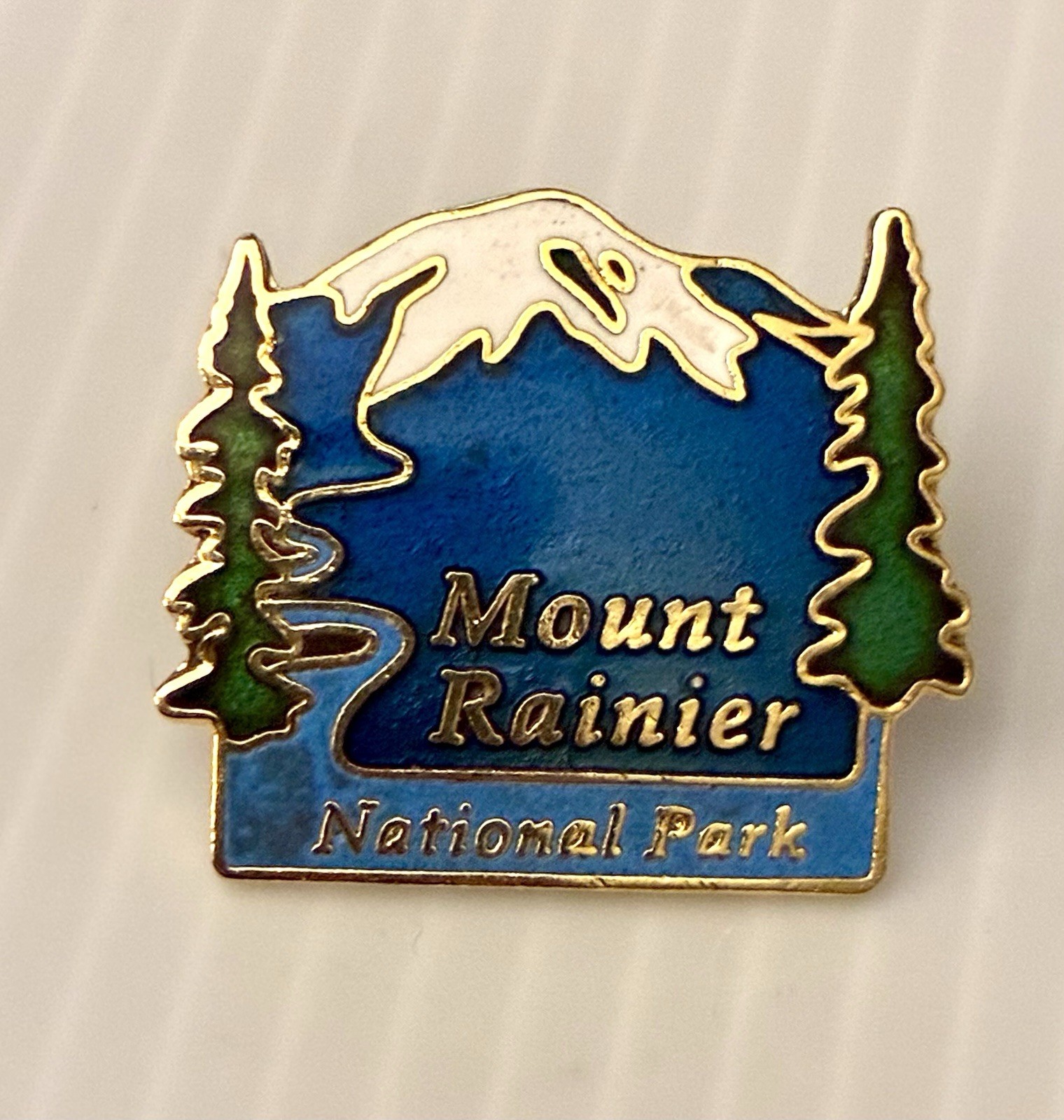 Mount Rainier National Park Lapel Pin Scenic Mountain Souvenir Enamel Mt Vintage