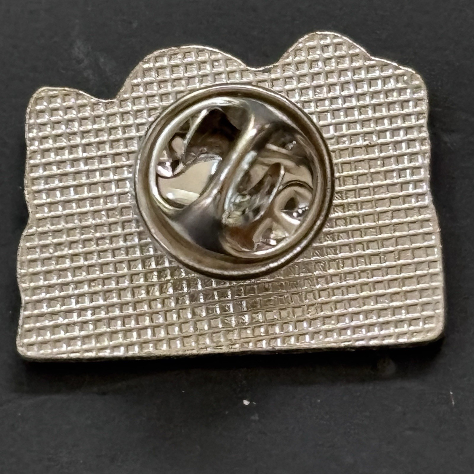 2003’s Mount Rushmore National Memorial Travel Souvenir Lapel Pin South Dakota