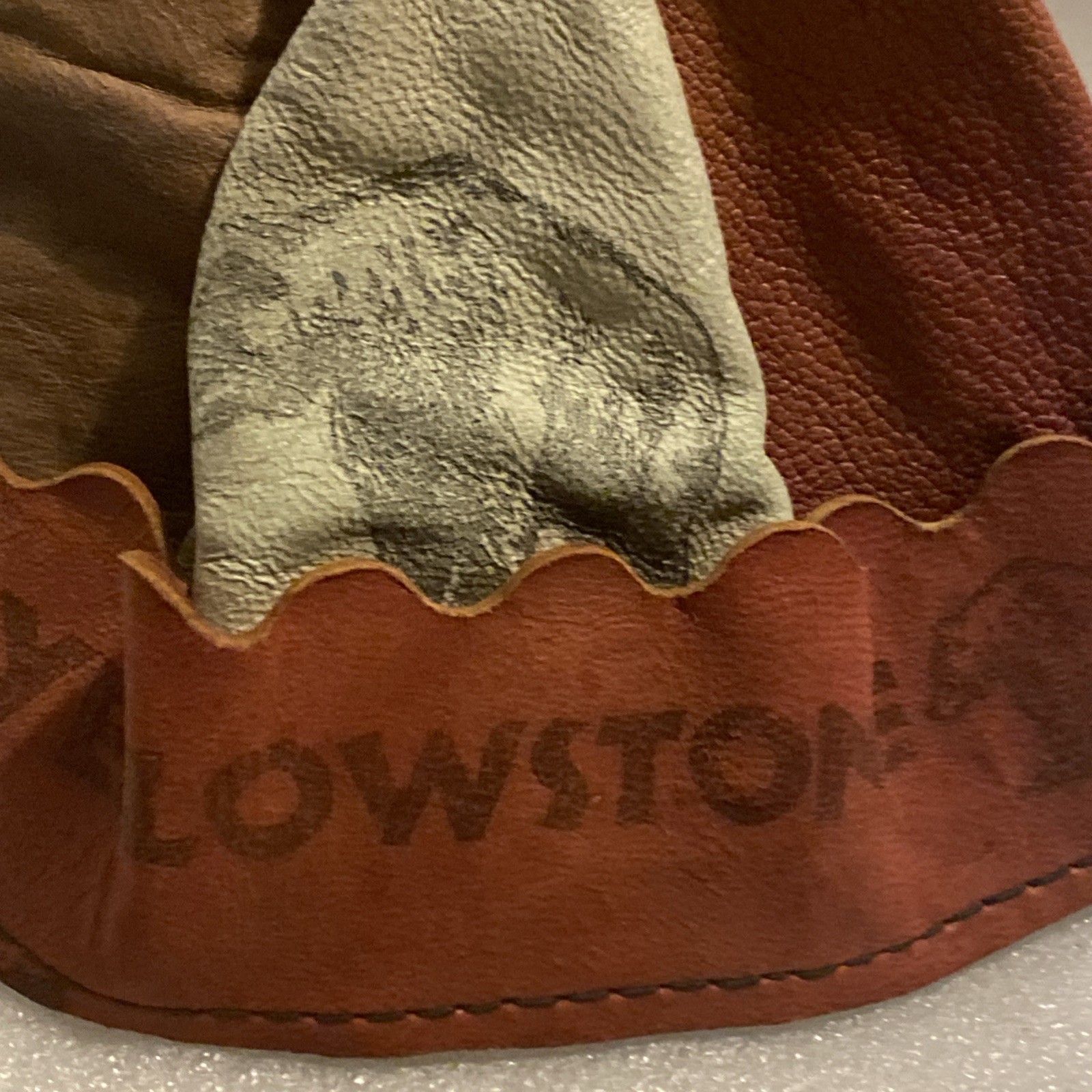 VINTAGE LEATHER YELLOWSTONE PARK CHILD’S BEANIE CAP HAT SOUVENIR