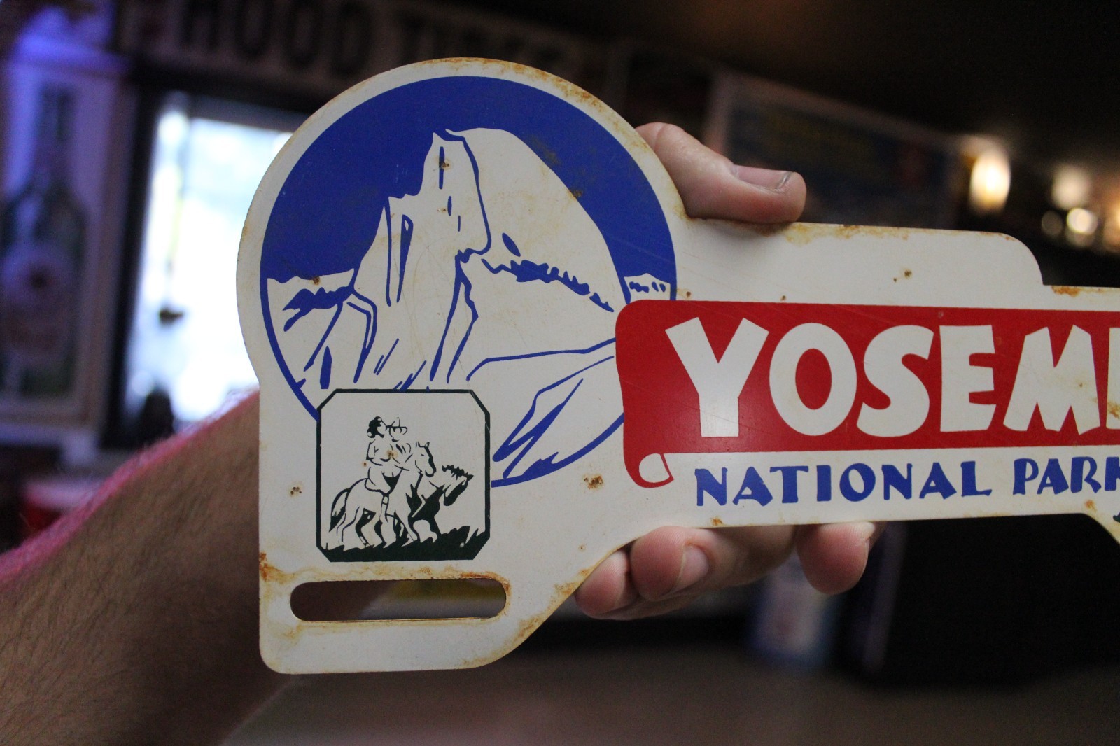 RARE 1950s YOSEMITE NATIONAL PARK CALIFORNIA STAMPED PAINTED METAL TOPPER SIGN