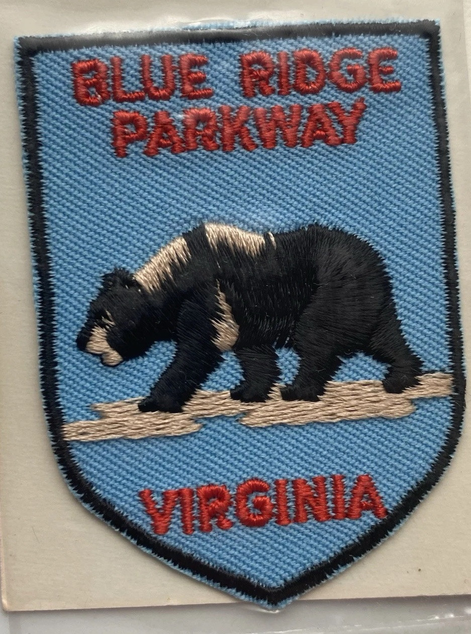 NIP Blue Ridge Parkway Virginia Black Bear Souvenir Voyager Iron-on Patch Badge