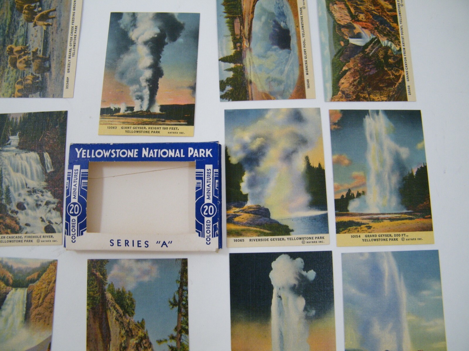 YELLOWSTONE NATIONAL PARK 20 MINIATURE POSTCARDS 3 1/2″ X 2 1/2″ BY HAYNES